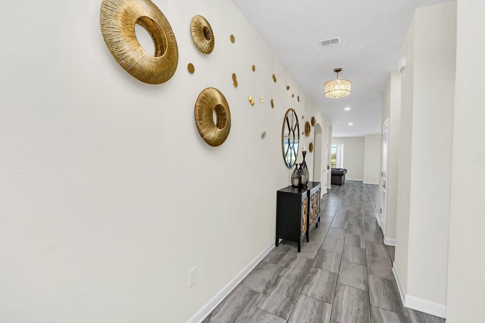 4795 Kings Castle Cir_Storey Lake_04.jpg