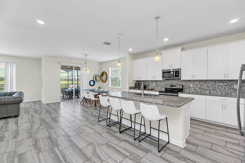 4795 Kings Castle Cir_Storey Lake_05.jpg