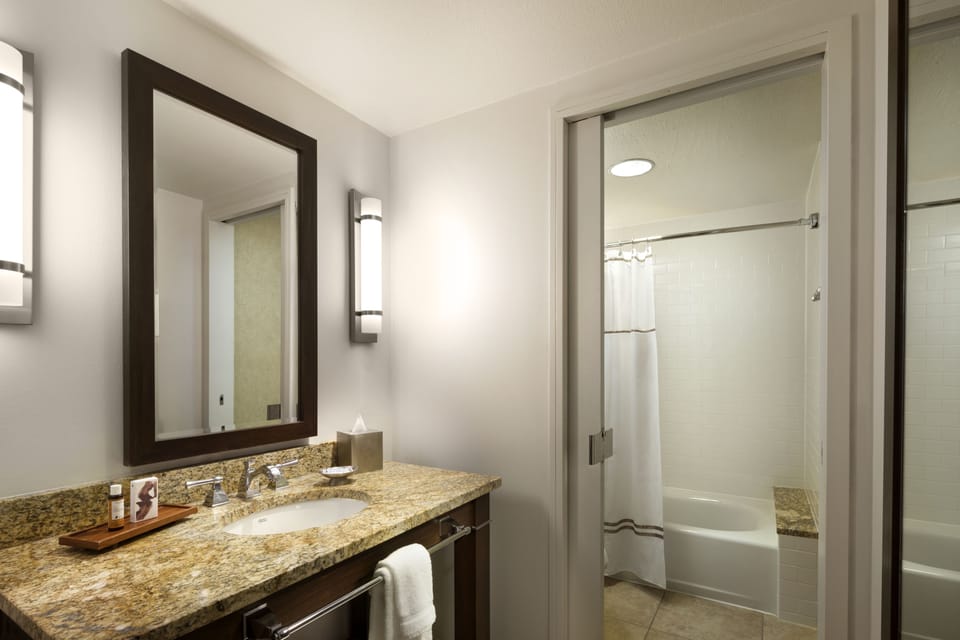 Combined shower/tub, free toiletries, hair dryer, bathrobes
