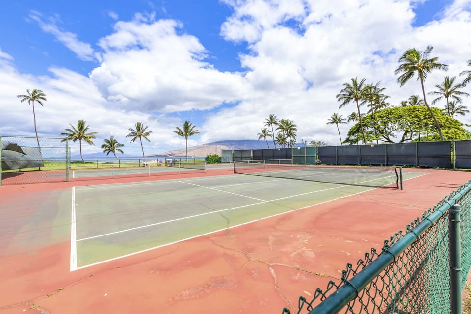 Tennis Courts - Tennis equipment can be borrowed from the pool desk.
