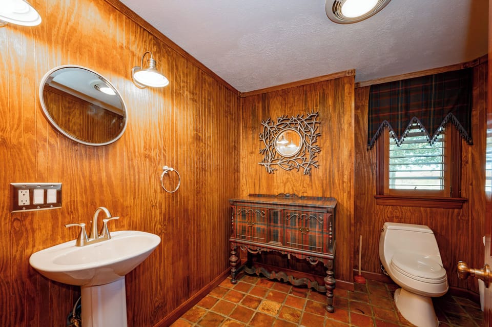 Powder Room in Ballroom