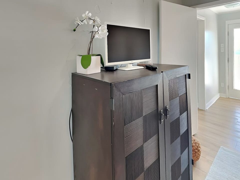 Second Bedroom - TV