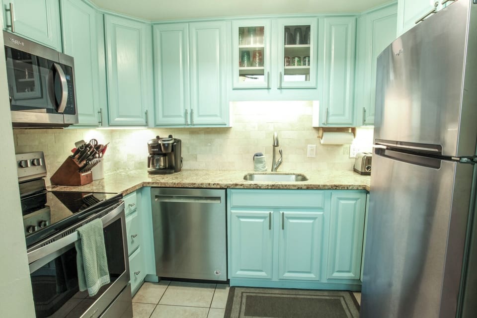 Kihei Sands B9 Kitchen - Fully equipped kitchen has everything you need for your food preparation needs!