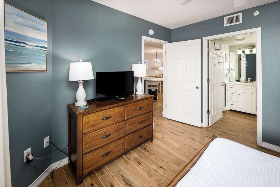 Third bedroom with TV