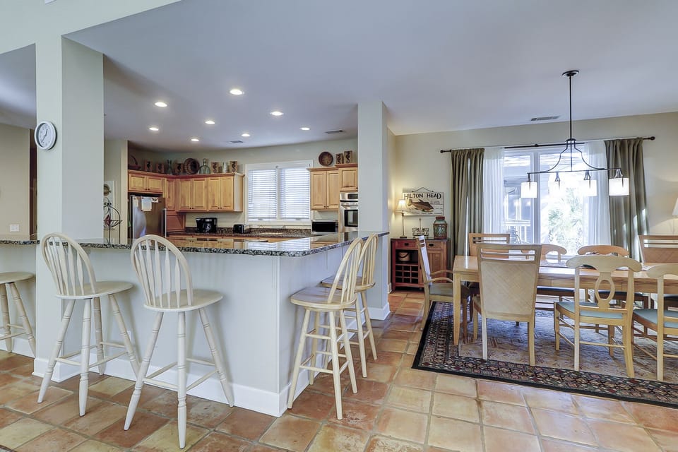 Kitchen/Dining Area