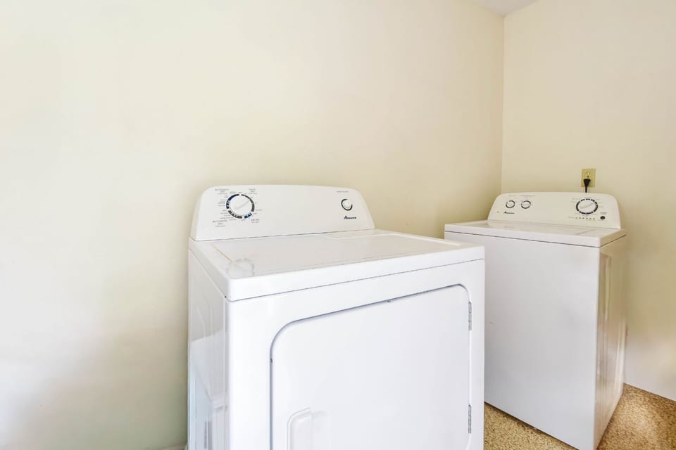 Blue Surf Community Laundry Area