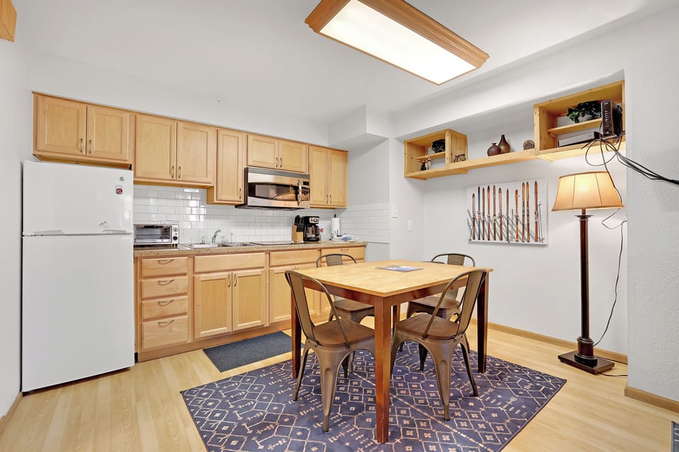 Kitchen/Dining area