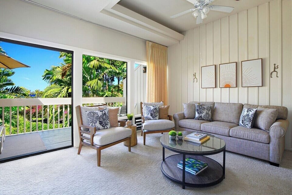Living Room - Manualoha 702