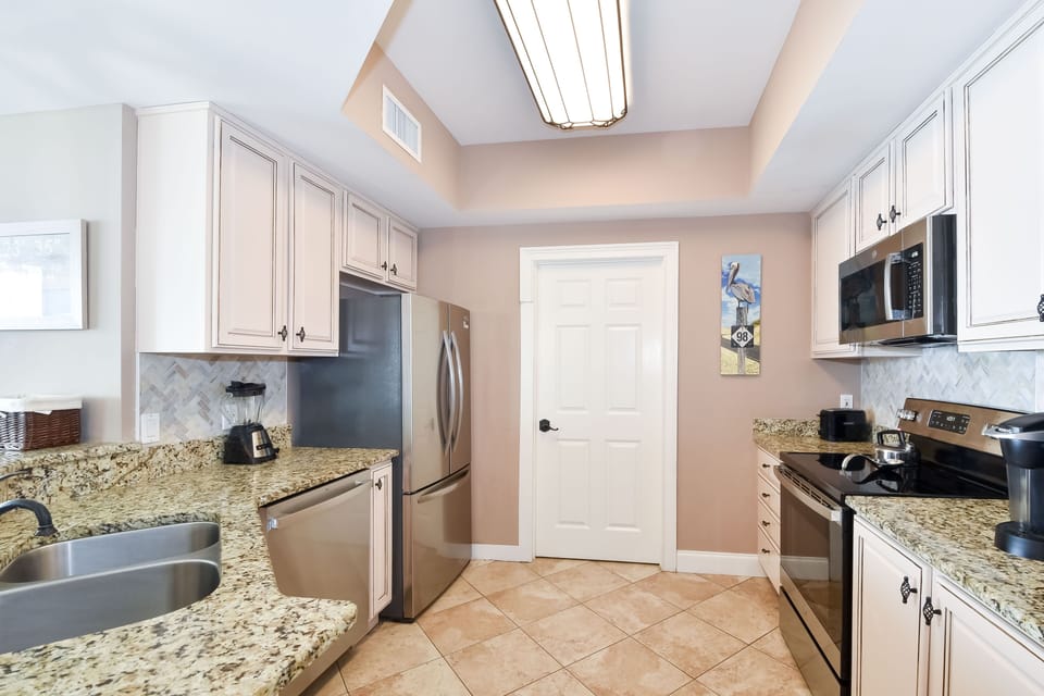 Silver Beach Towers East 1005 - Fully Equipped Kitchen