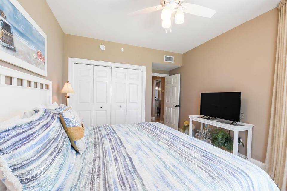 Silver Beach Towers East 1005 - Guest Bedroom