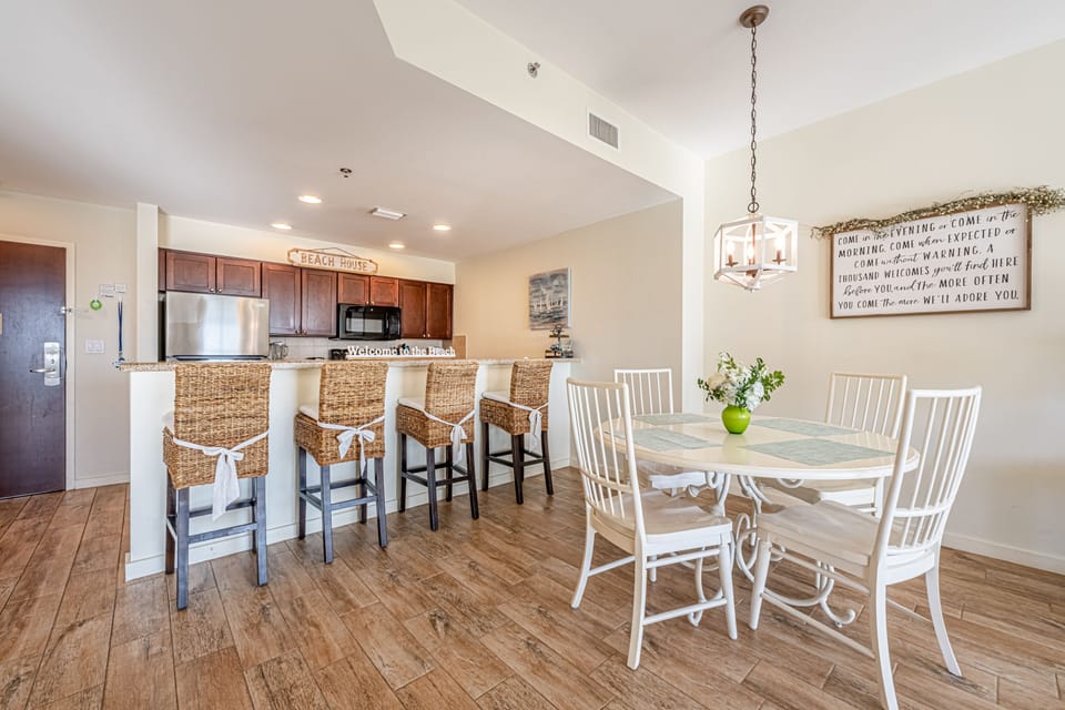 Kitchen, dining area