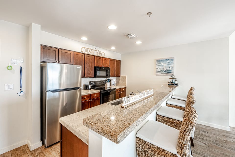 Kitchen and Breakfast Bar