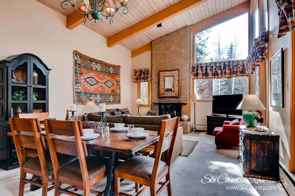 Living Room/Dining area