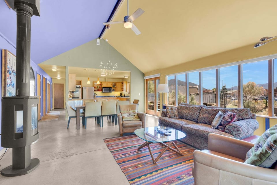 Living Area
•Natural Light