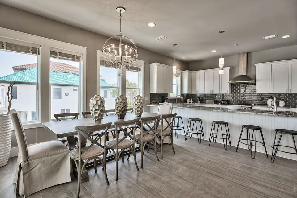 Sol Dorado - Destin - Kitchen & Dining Room