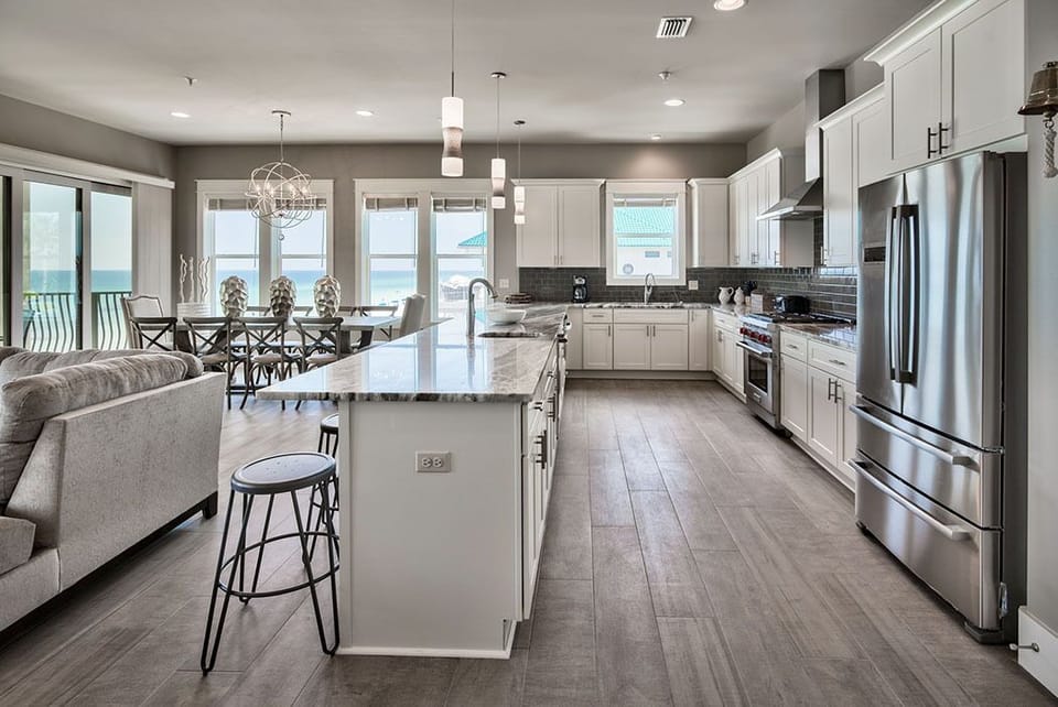 Sol Dorado - Destin - Kitchen & Dining Room