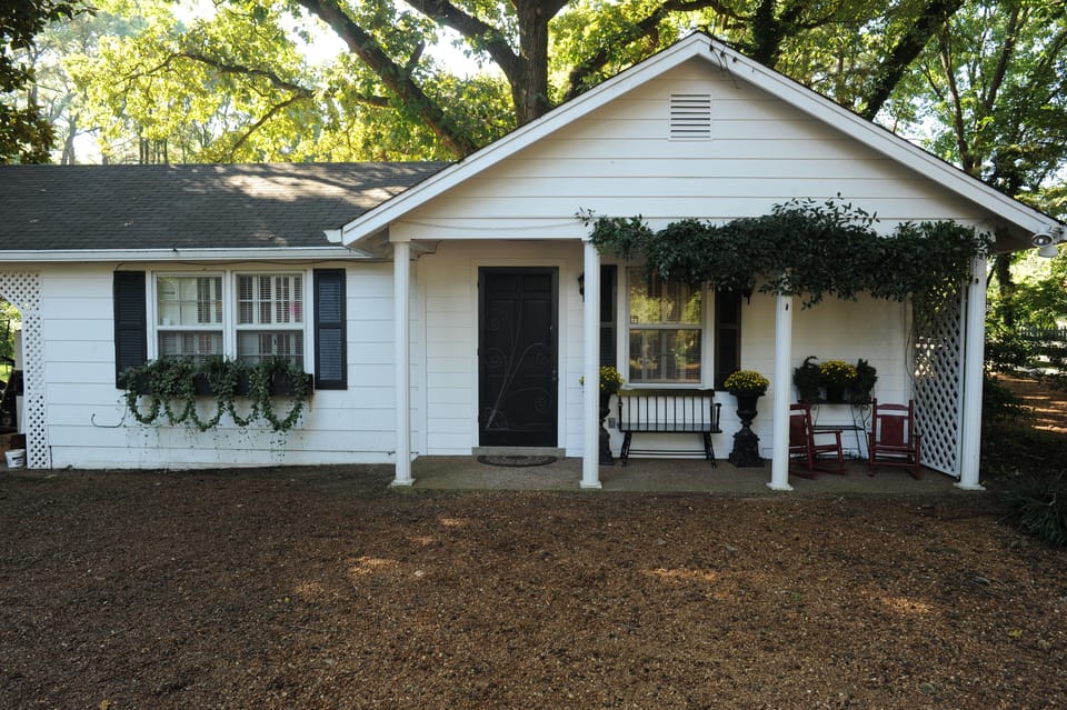 Entrance to Captains Quarters Studio apartment in downtown Franklin, Tn