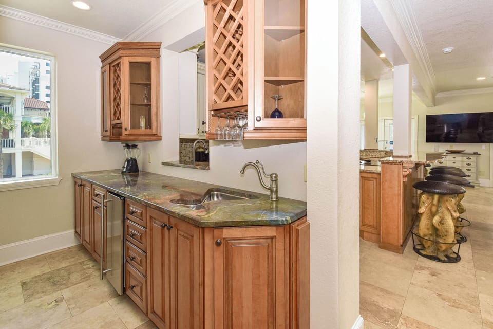 Castle by the Sea - 2nd Floor Wet Bar