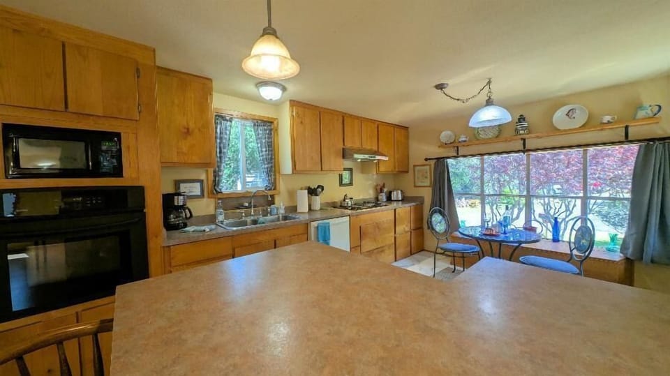 Kitchen Bar