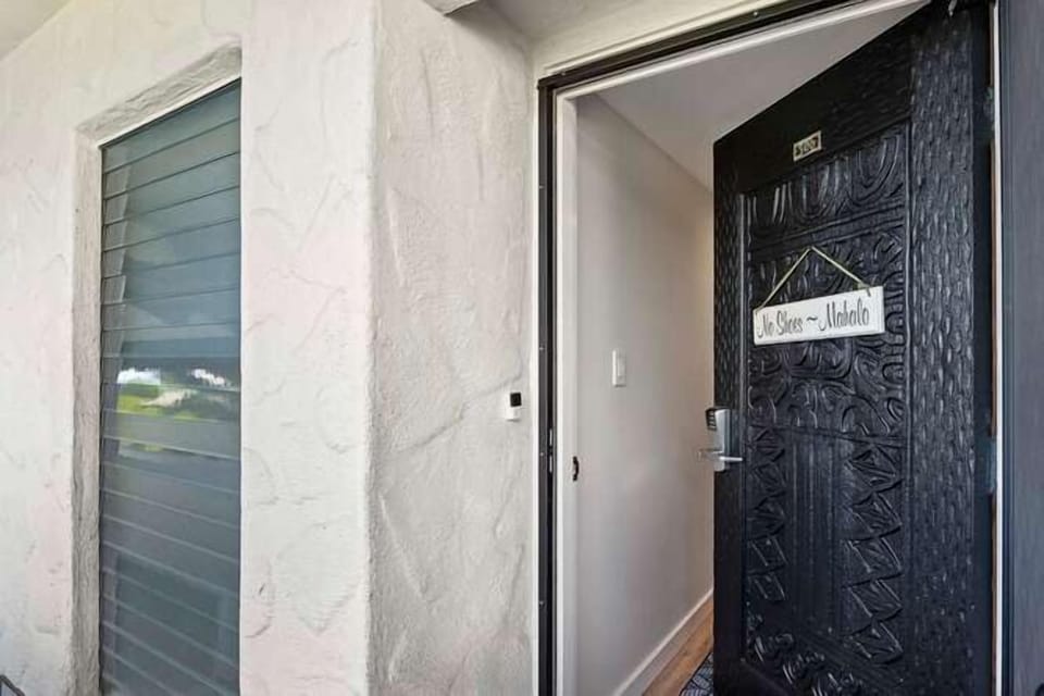 Entrance to Casa de Emdeko 306