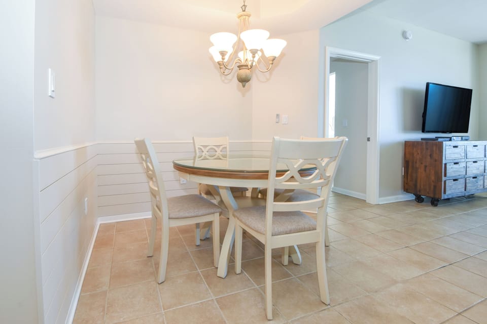 Silver Beach Towers West 705- Dining Area