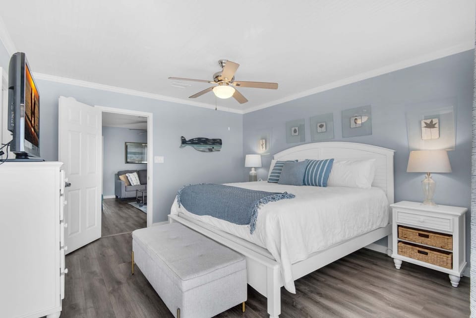 Guest bedroom suite