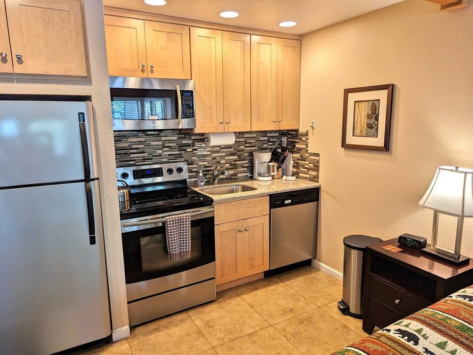 Kitchen with full size applicances