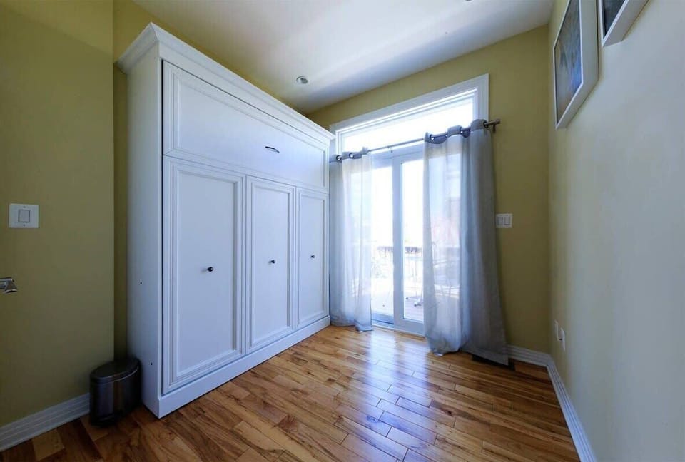 Murphy bedroom