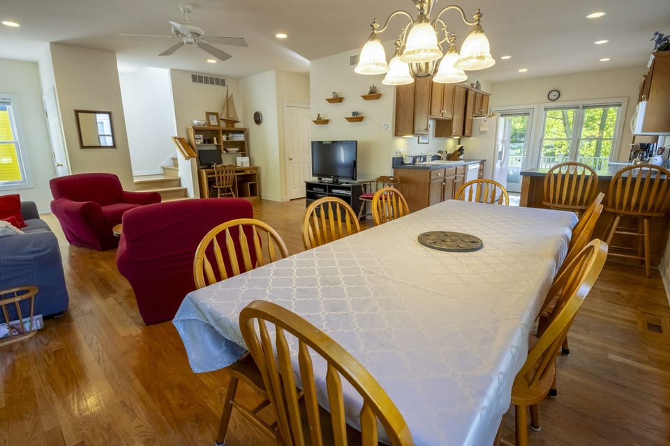 Main Level | Dining | Living Room