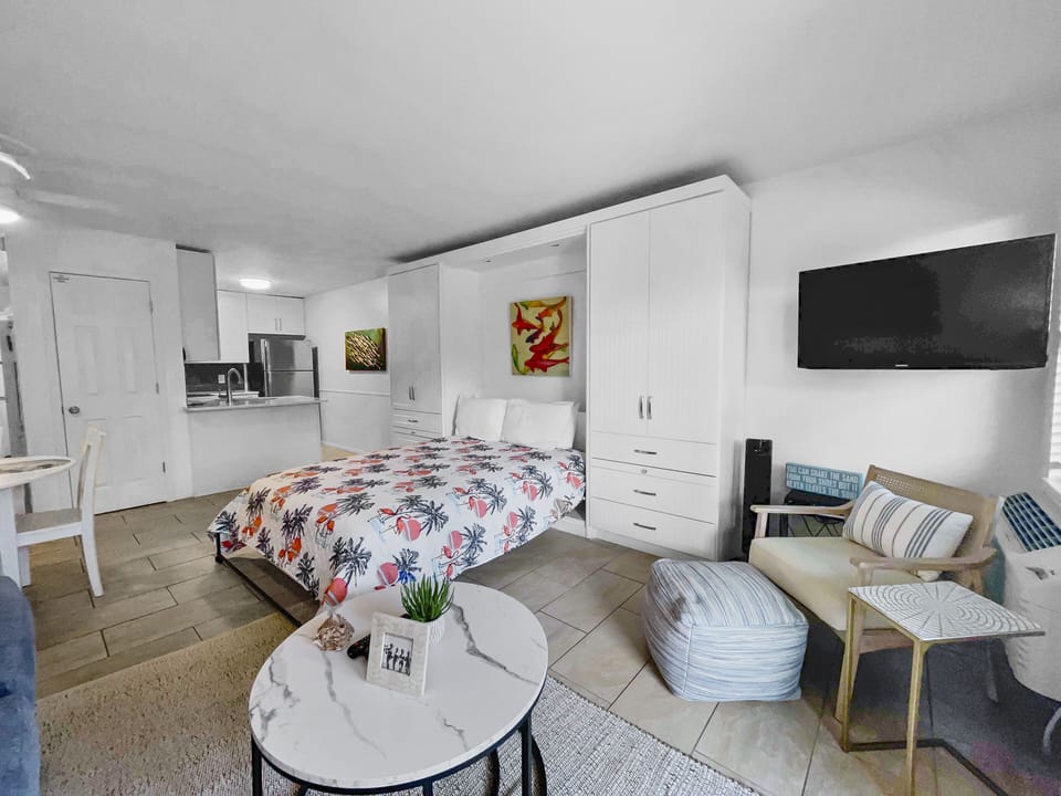 Inlet Sands 204 | Living Area & King Bed | Sleeps 2