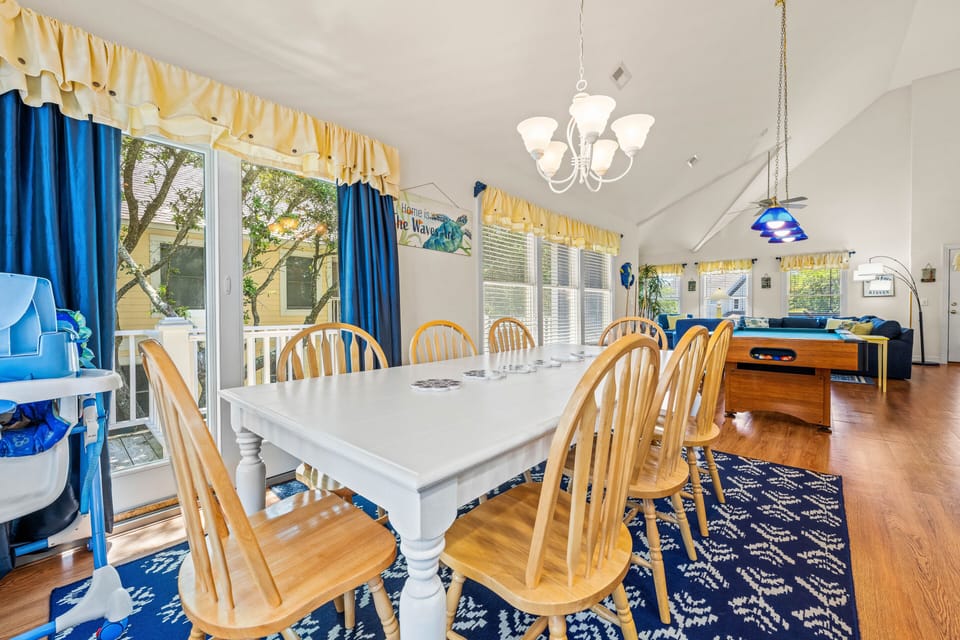 Dining Area - Top Level