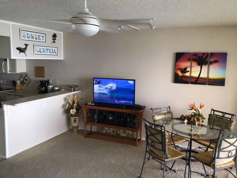Our name Sunset Central says it all.  Newer TV shown on next pic.