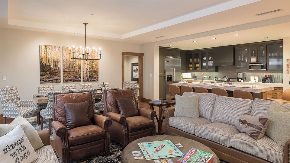 Great Room, Main Level - Open seating area with adjoining dining space