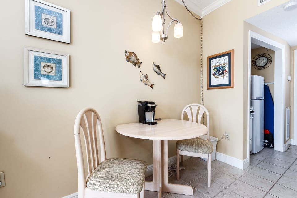 Pirates Bay A115 Dining Area