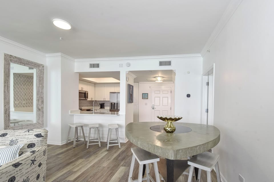 Silver Shells St. Croix 1205- Dining Area and Breakfast Bar Area