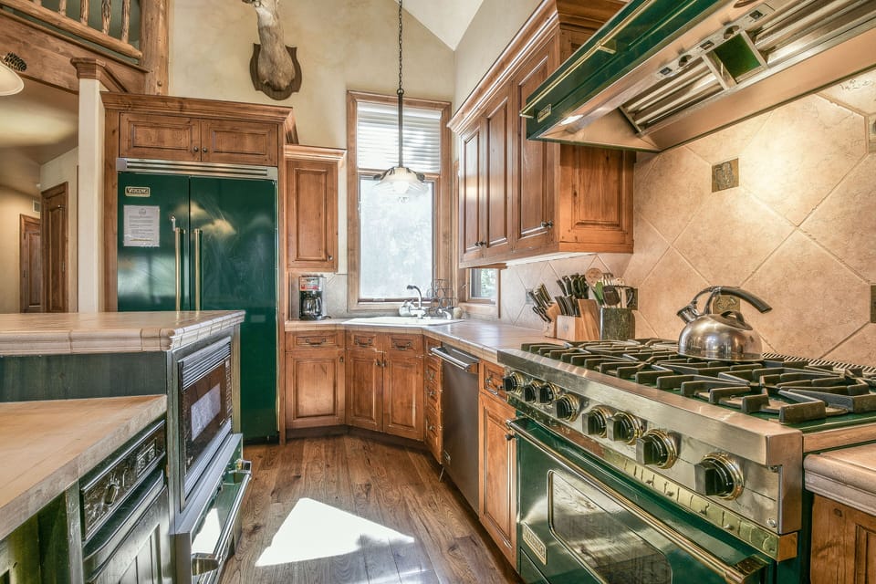 Unique and open kitchen for preparing meals
