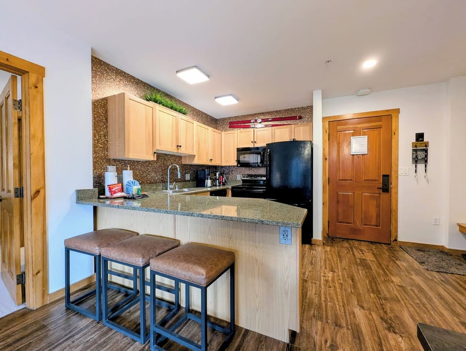 More seating at the countertop bar