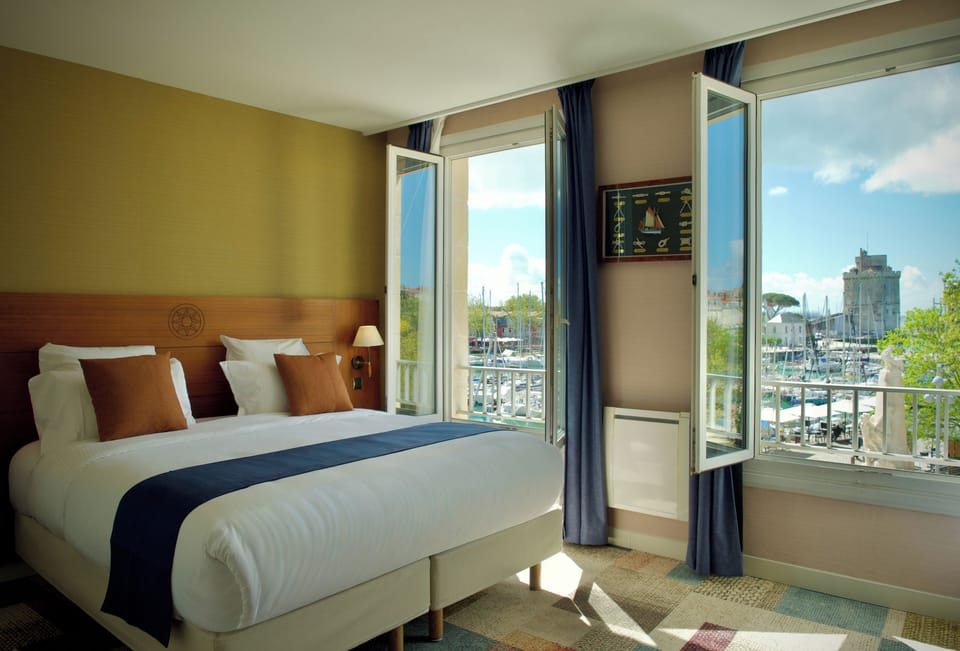 Double Junior Suite (Sea or Pool View) | Premium bedding, pillowtop beds, desk, laptop workspace