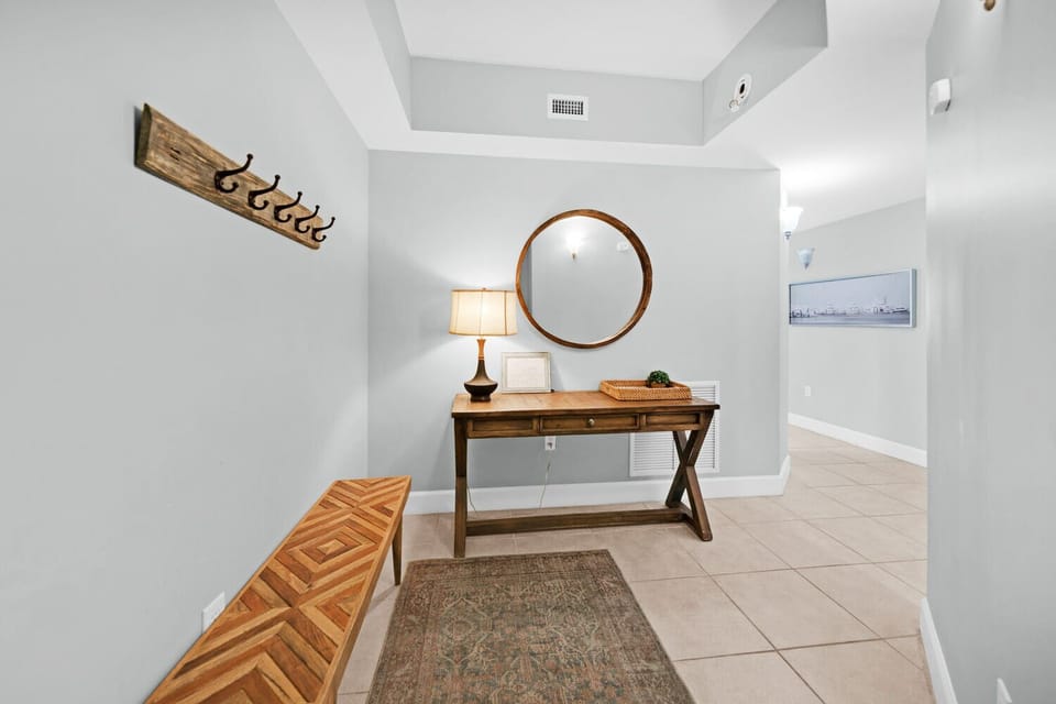 Welcome in to Sunrise Beach #2411