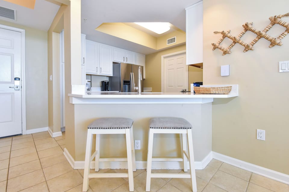 Silver Beach Towers West 702 - Breakfast Bar