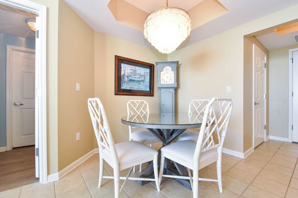 Silver Beach Towers West 702 - Dining Area