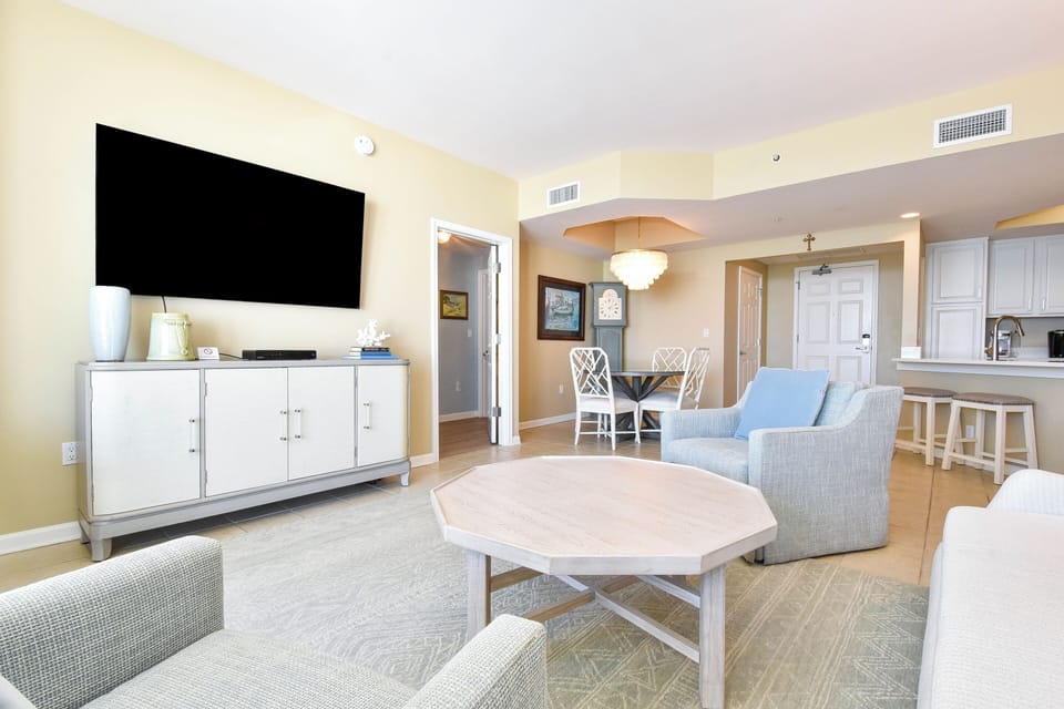 Silver Beach Towers West 702 - Living Area with Flat Screen TV