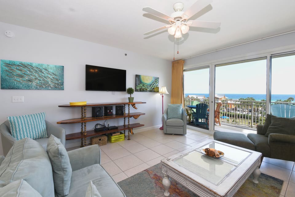 Sterling Shores 414 - Living Area