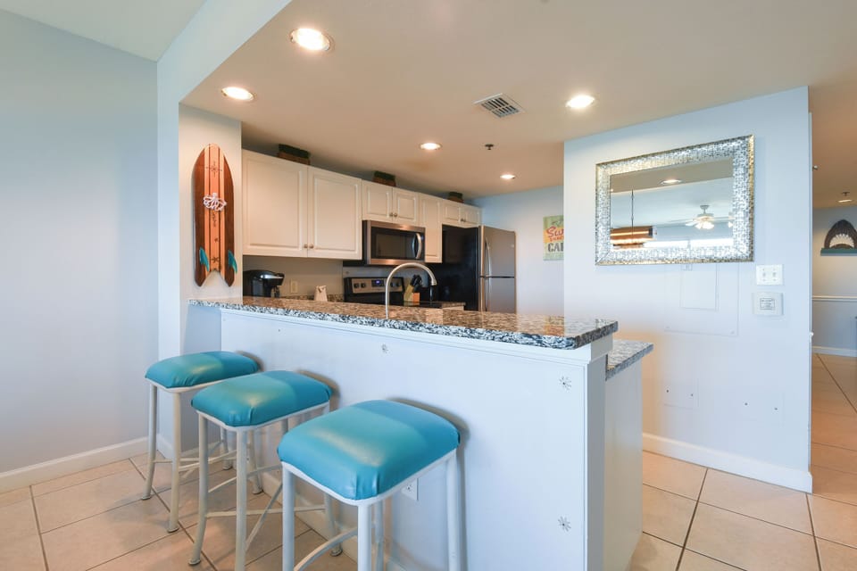 Sterling Shores 414 - Breakfast Bar and Kitchen