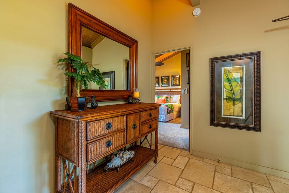 Lovely and inviting entry with vaulted ceiling! 