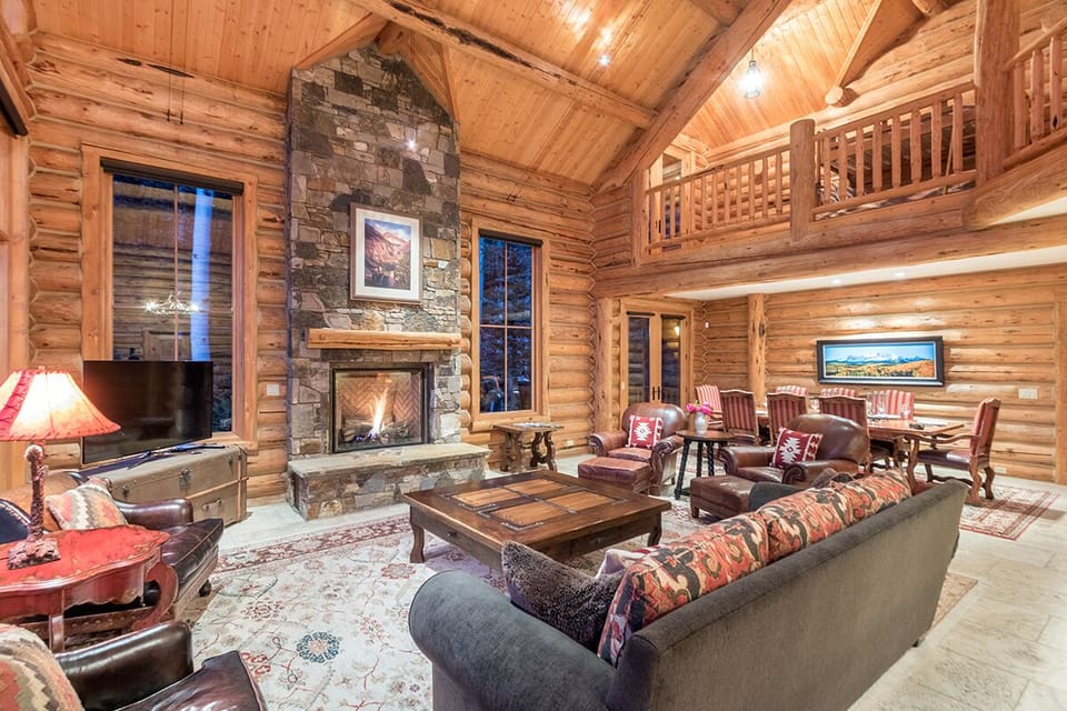 3-Telluride-Palmyra-Pines-Living-Reverse