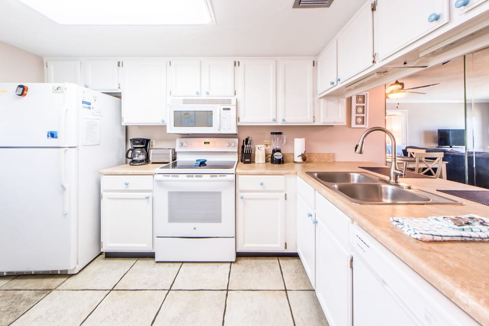 Fully equipped kitchen