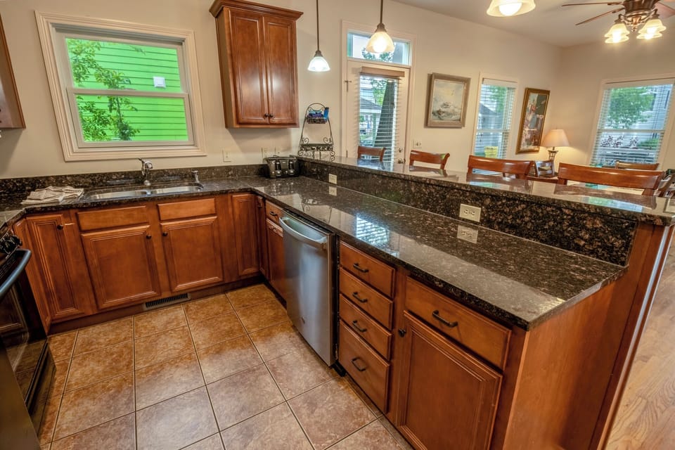 Main Level | Kitchen