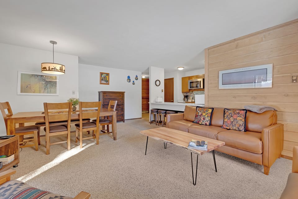 Living Room/Dining area