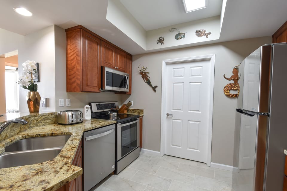 Silver Beach Towers West 305- Fully Equipped Kitchen